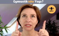 Nicole spricht in die Kamera, Titelbild zum Beitrag Was hat Yoga eigentlich mit Gymnastik zu tun?